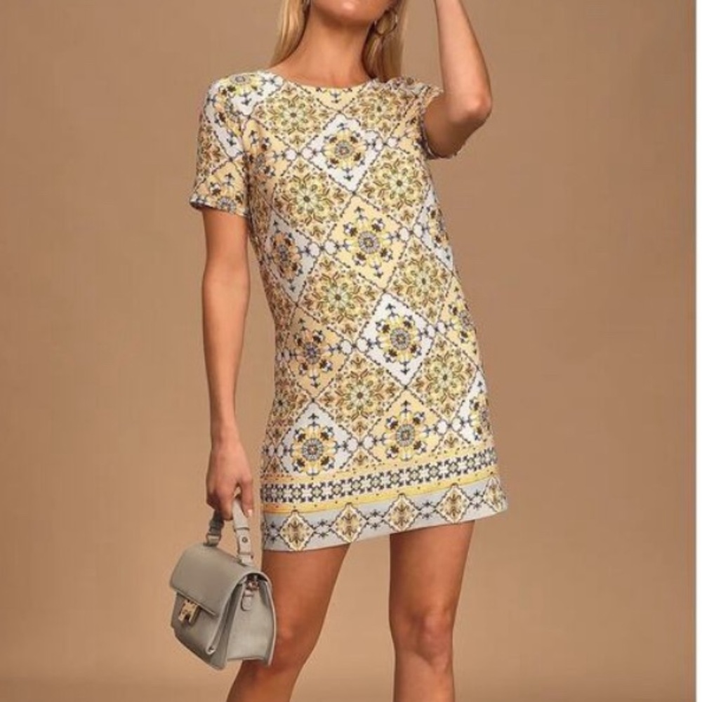 Women’s Lulus Floral Deco Shift Dress in Yellow - Size Small
